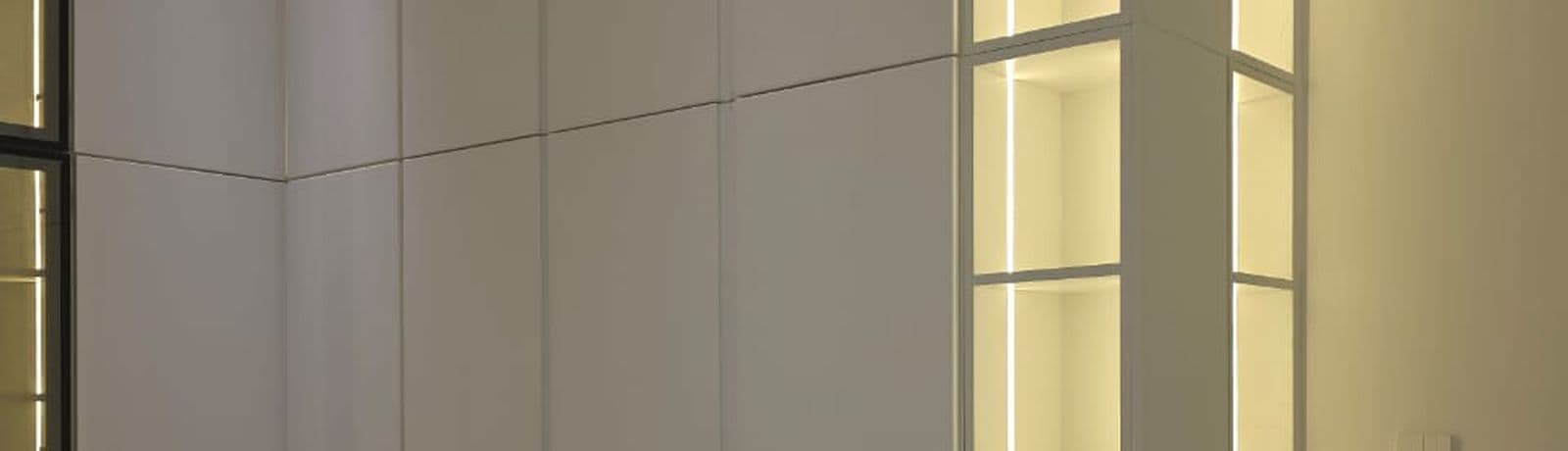 Feature mirror and glass detail installed by Pillarstone in the UAE