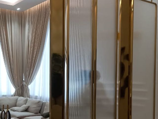 Mirrors and feature glass by Pillarstone